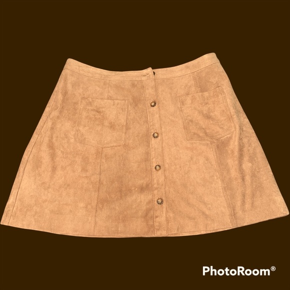 Abercrombie & Fitch Dresses & Skirts - Abercrombie and fitch suede lined mini skirt